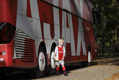Waaauwww, de spelersbus van Ajax is er ook! © Pro Shots