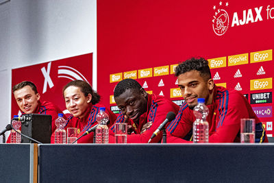 De spelers vinden het schattig. Zie je meteen. © Pro Shots