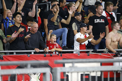 Succes op Anfield! © De Brouwer