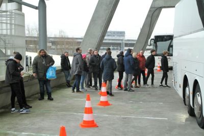 Ruim vijfhonderd Ajacieden reizen af. © Ajax Life