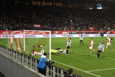 Heel even juichen en daarna vooral hard schamen. © De Brouwer