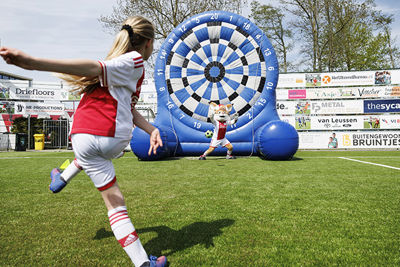 Onze lynx kan zelfs keepen. © Pro Shots