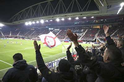 Er gebeurt werkelijk van alles op het veld. Hoop gedoe! © De Brouwer