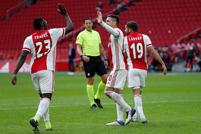 En ook Traoré is blij met Tadic, dikke prima. © De Brouwer
