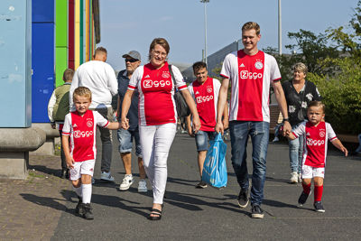 Helemaal uitgedost in het wit-rood-wit. Prima! © Björn Martens