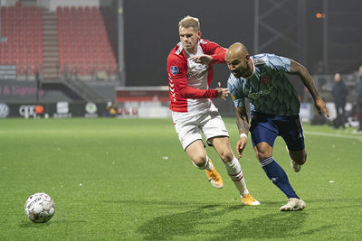 Klaiber speelt verrassend genoeg vanaf links, maar etaleert zijn handelsmerk. © Pro Shots