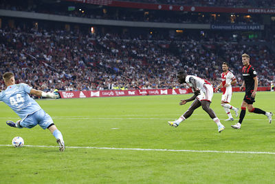 Brobbey kan als scorende invaller weer lachen. © De Brouwer