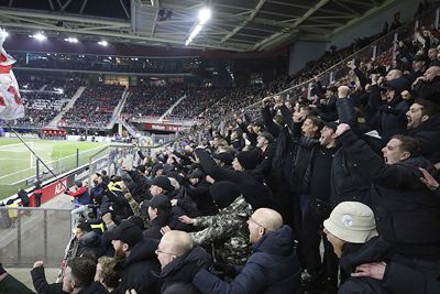 Hier juist niet, want Klaassen verdubbelt de score! © De Brouwer