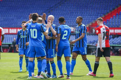 Feyenoord komt als eerste tot een treffer. Maar wel in eigen doel. © Pro Shots