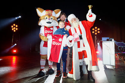 De winnaar van onze loterij wint een gesigneerd Ajaxshirt! © De Brouwer