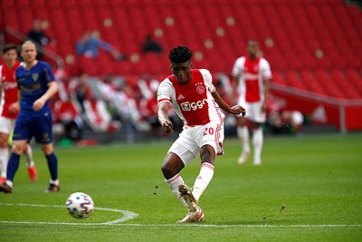 De Venlonaren komen nog op 2-1, maar daar is Kudus alweer. © De Brouwer 