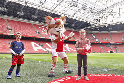 Natuurlijk kan iedereen op de aanmoedigingen van Lucky rekenen! © Pro Shots