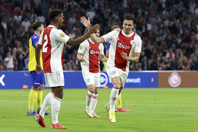 Is dit na hetzelfde doelpunt? Nee, na de 2-0 alweer! © De Brouwer  