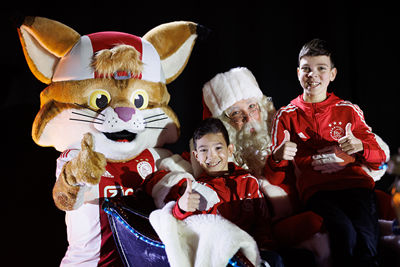 We sluiten af met een warme kerstgroet van Lucky en de kerstman. © Pro Shots