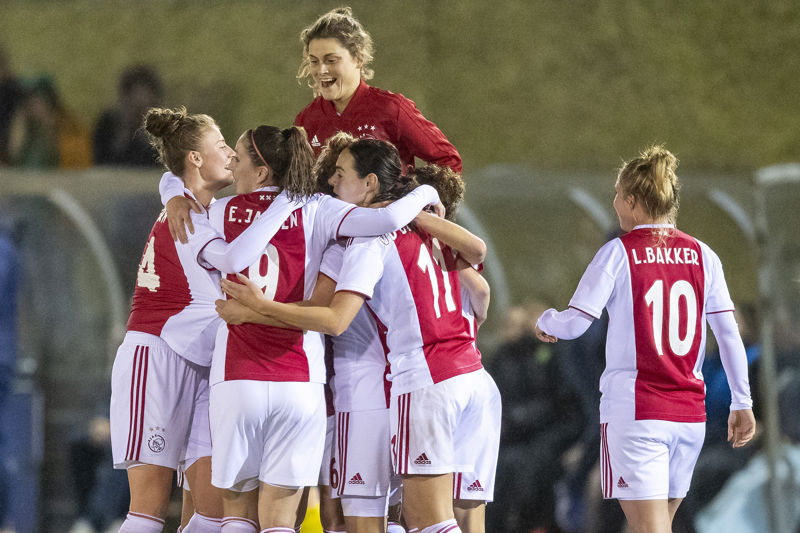 AjaxVrouwenAchilles