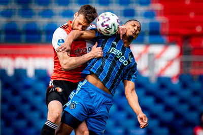 Botteghin neemt een hap uit de elleboog van Haller. Een soort ode aan Suárez, of zo. © Pro Shots