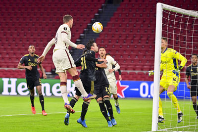 Er zijn wat speldenprikjes over en weer, maar echt grote kansen blijven uit. © Pro Shots