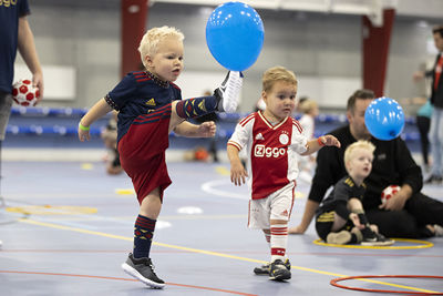 Plezier maken, staat voorop bij Voetjebal. © Pro Shots