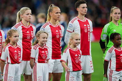 Wow, dan sta je opeens met je helden op het veld! © Pro Shots