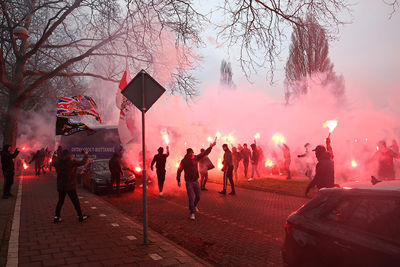 We zien vooraf meer vuurwerk dan tijdens de klassieker. © De Brouwer