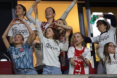 Het is al voor de aftrap gezellig. © De Brouwer