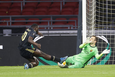 Ook na de tegentreffer krijgt Ajax nog flink wat mogelijkheden. © Pro Shots