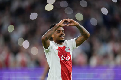 Danilo zorgt voor het slotakkoord, kort nadat de Arena veranderde in een lichtjeszee. © Pro Shots