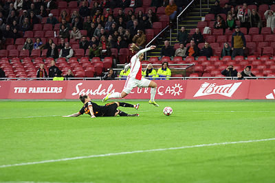 Grant lijkt op weg naar de 2-1, maar die valt nog niet. © De Brouwer