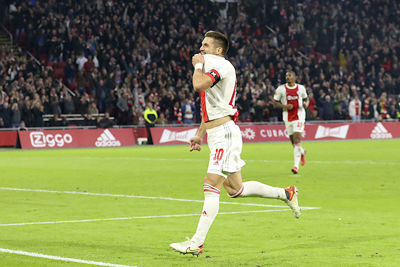 Tadic is een grote meneer. Een hele grote meneer. © De Brouwer