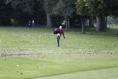 Footgolf is echt lastiger dan je denkt, hoor! © De Brouwer