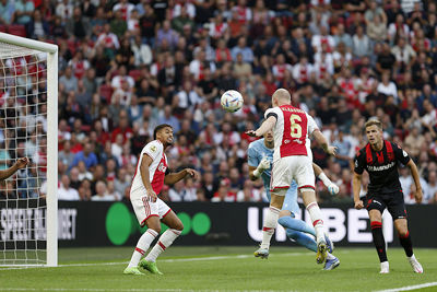 Klaassen kopt al raak na drie minuten! Lekker! © De Brouwer