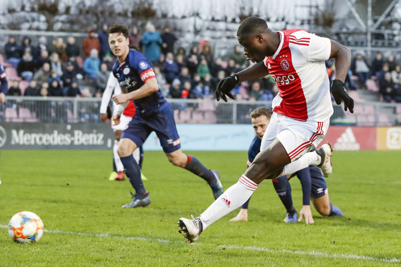 ajaxonder19kampioencar