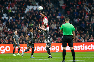 Grillitsch torent hoog boven zijn opponenten uit. © De Brouwer